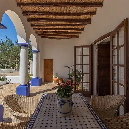 Holiday home Cases Altes D'arabi *